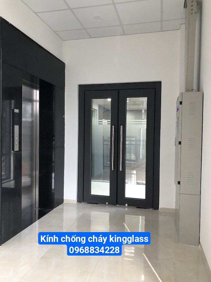 XU HƯỚNG VẬT LIỆU CHỐNG CHÁY 2025: KÍNH CHỐNG CHÁY VÀ CÔNG NGHỆ ĐỘT PHÁ