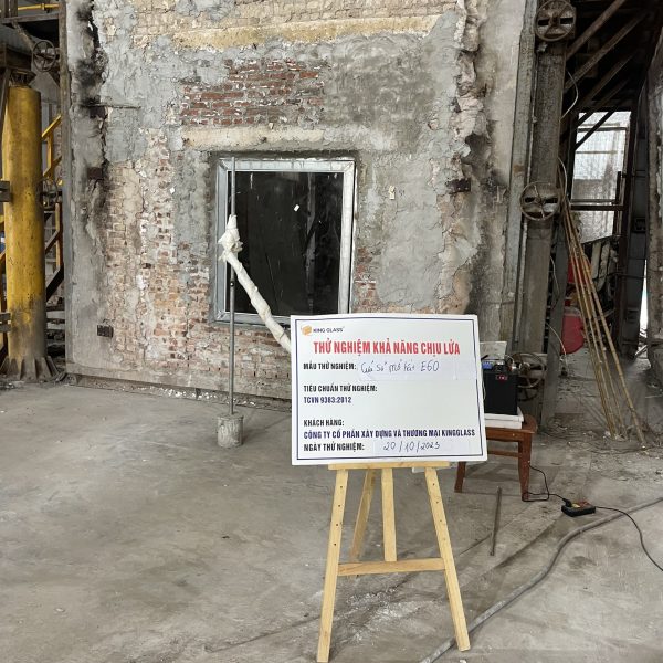 mua kính chống cháy cần chú ý điều gì