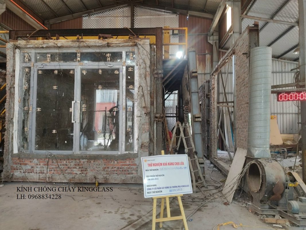 vách kính chống cháy cách nhiệt ei15